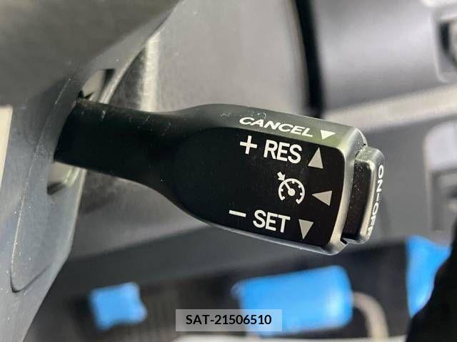 Toyota VOXY 2018-11 321585-5