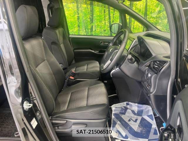 Toyota VOXY 2018-11 321585-8