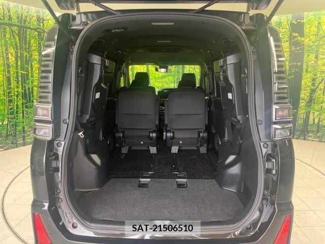 Toyota VOXY 2018-11 321585-11