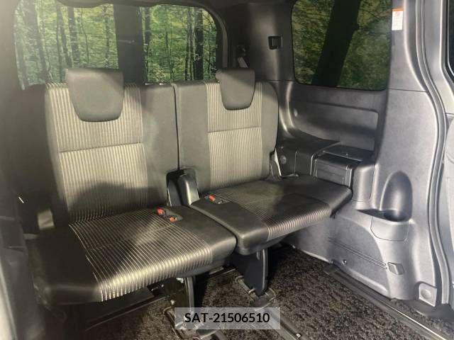 Toyota VOXY 2018-11 321585-10