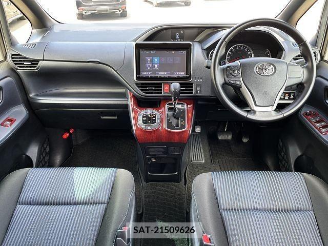 Toyota VOXY 2015-11 321480-1