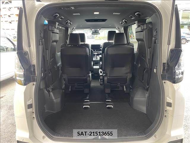 Toyota VOXY 2022-04 382918-10