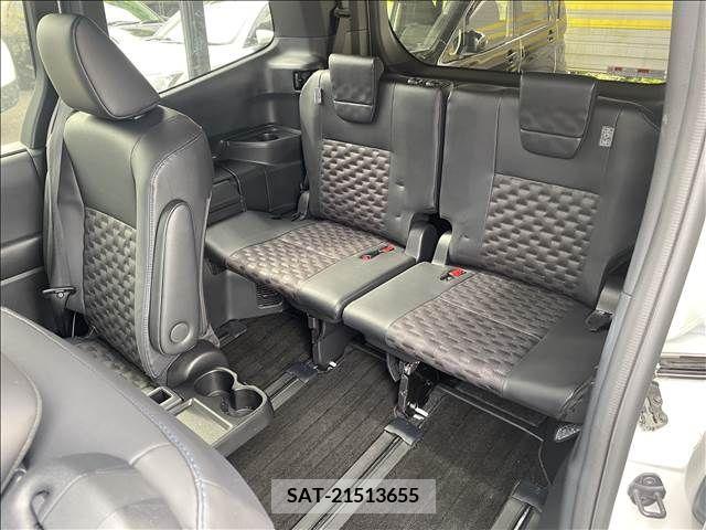 Toyota VOXY 2022-04 382918-8