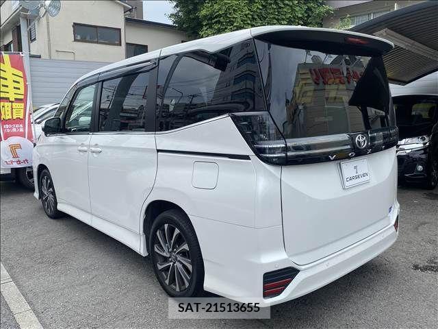 Toyota VOXY 2022-04 382918-23