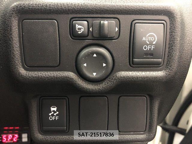 Nissan NOTE 2015-02 280113-16