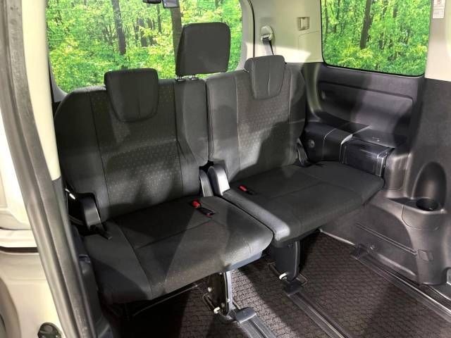 Toyota NOAH HYBRID 2015-03 27822-12