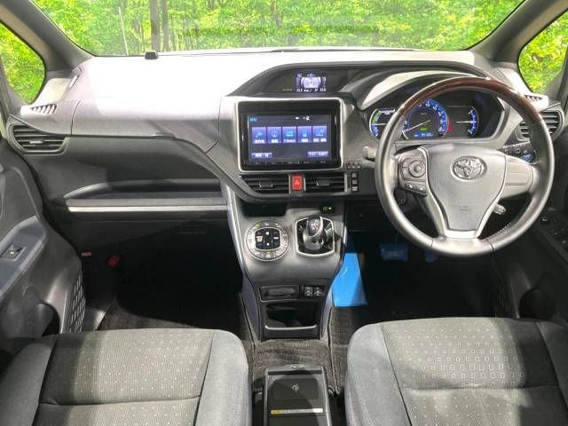 Toyota NOAH HYBRID 2015-03 27822-1