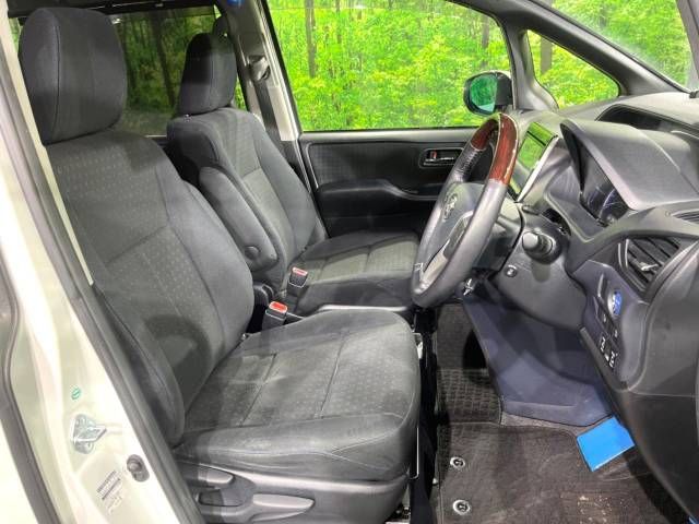 Toyota NOAH HYBRID 2015-03 27822-10