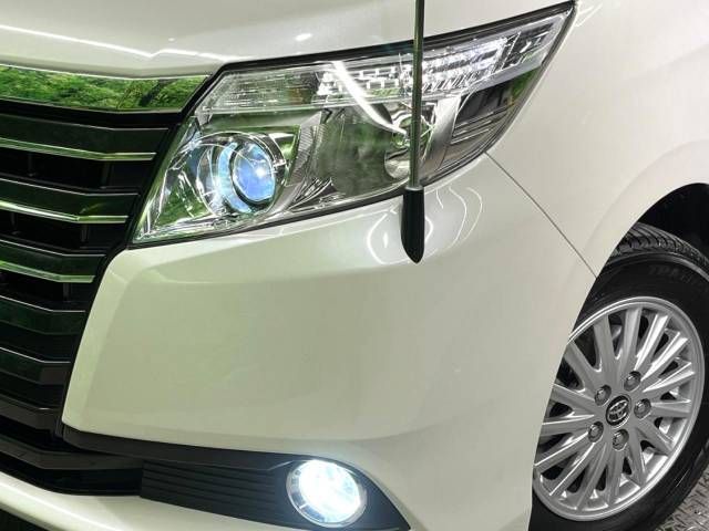 Toyota NOAH HYBRID 2015-03 27822-13