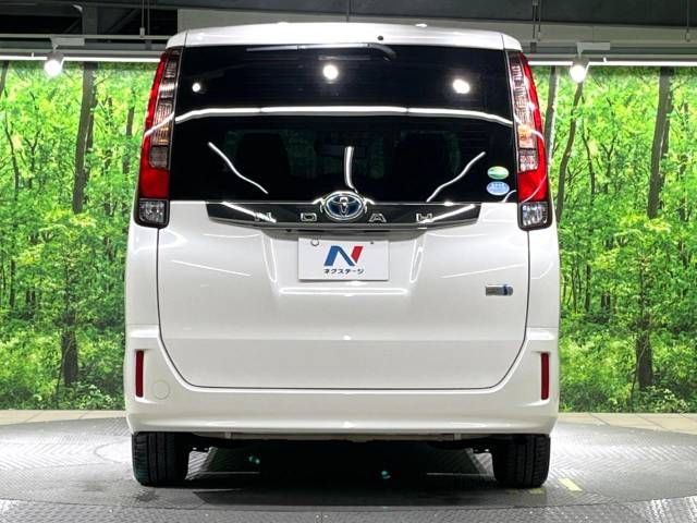 Toyota NOAH HYBRID 2015-03 27822-16