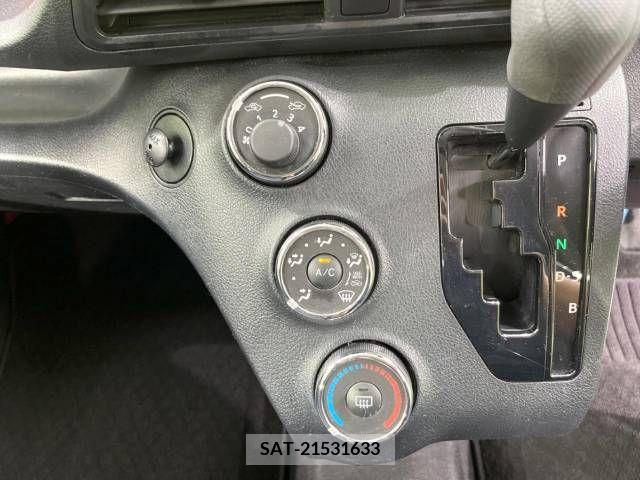 Toyota SIENTA 2016-03 339518-6