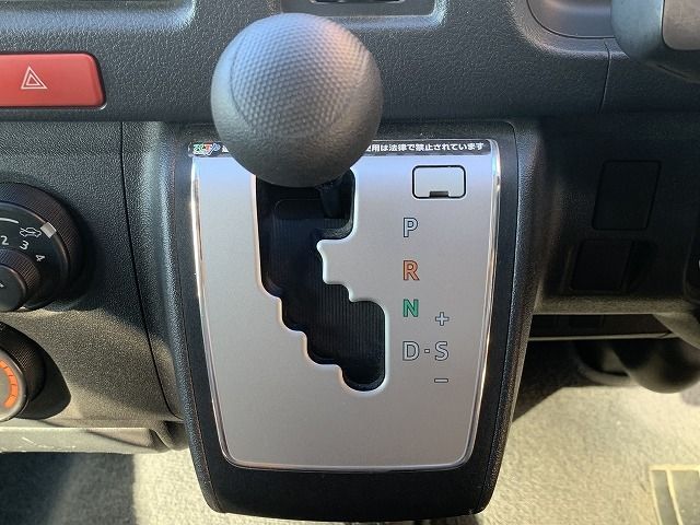 Toyota HIACE VAN 2017-01 19690-11