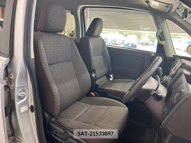 Toyota SPADE 2013-03 285985-6