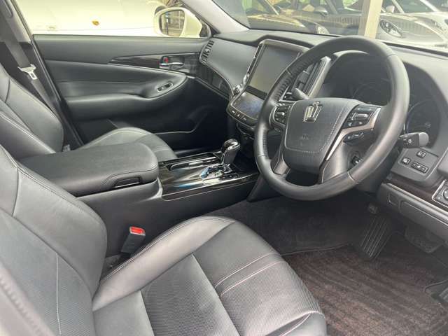 Toyota CROWN SEDAN 2017-03 17300-7