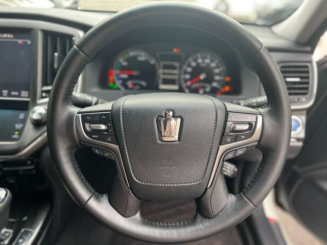 Toyota CROWN SEDAN 2017-03 17300-8