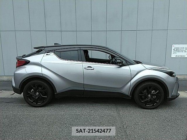 Toyota C-HR 2021-09 323083-16