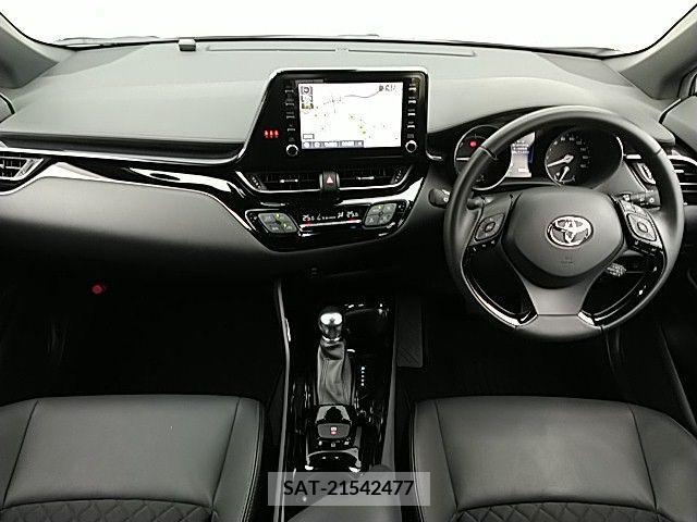 Toyota C-HR 2021-09 323083-1
