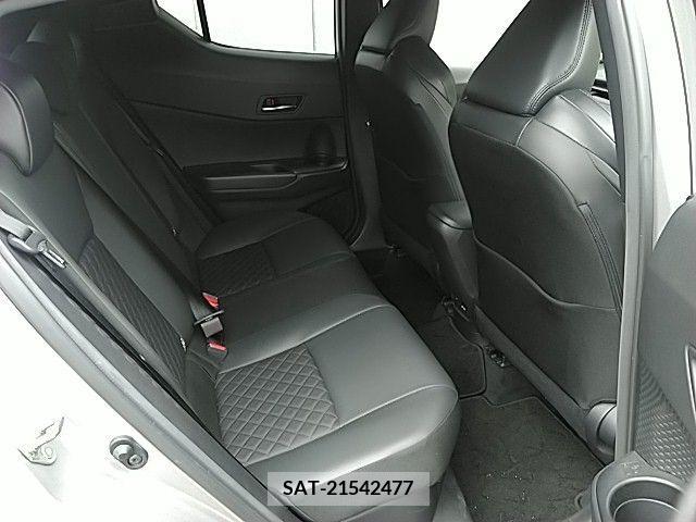 Toyota C-HR 2021-09 323083-4