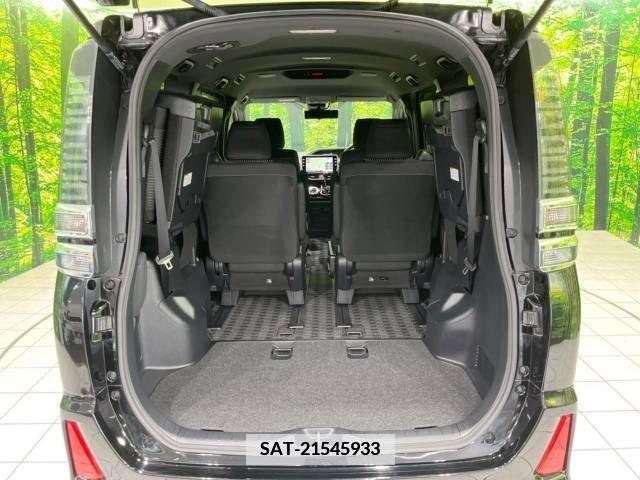 Toyota VOXY 2019-04 337933-11