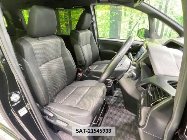 Toyota VOXY 2019-04 337933-8