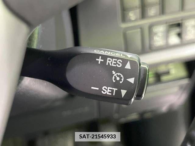 Toyota VOXY 2019-04 337933-7