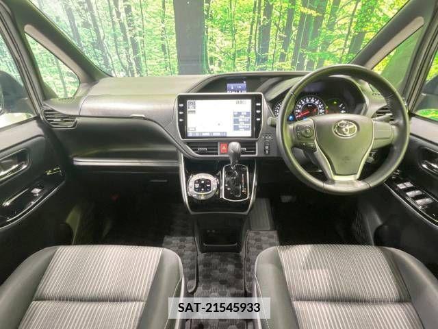 Toyota VOXY 2019-04 337933-1