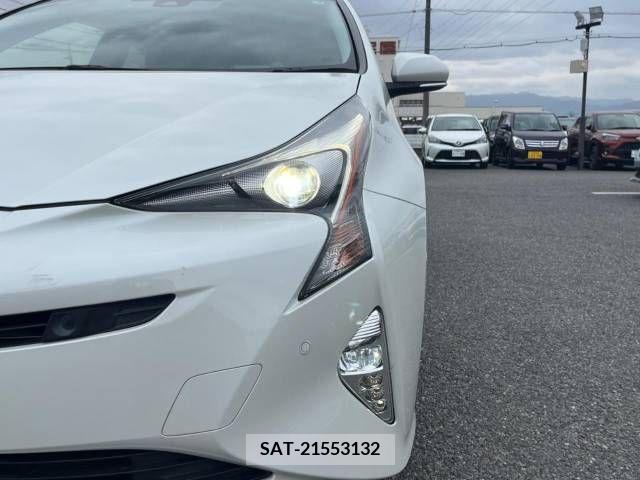 Toyota PRIUS 2017-09 241475-12