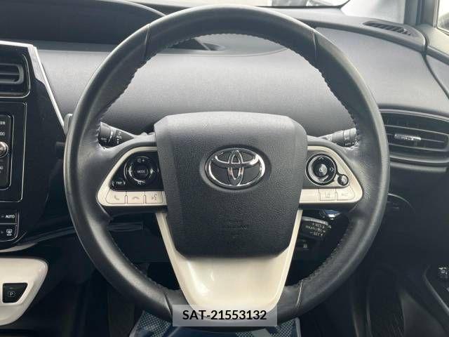 Toyota PRIUS 2017-09 241475-11