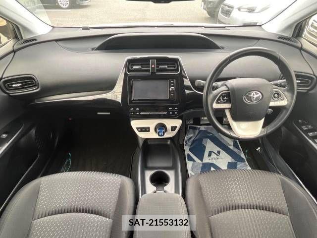 Toyota PRIUS 2017-09 241475-1