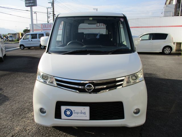 Nissan ROOX 2011-06 11856-2