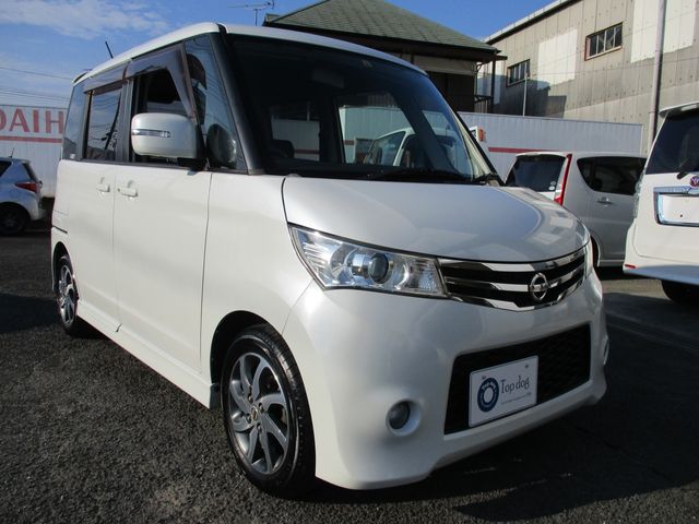 Nissan ROOX 2011-06 11856-1
