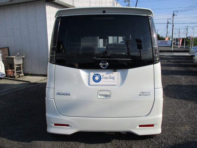 Nissan ROOX 2011-06 11856-8