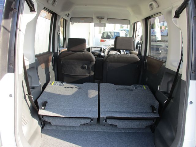 Nissan ROOX 2011-06 11856-10