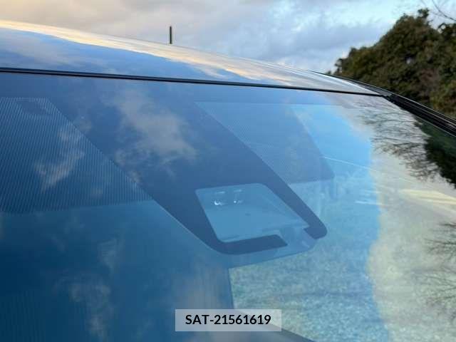 Toyota VOXY 2018-11 230342-16
