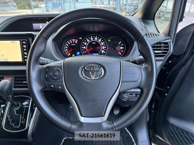 Toyota VOXY 2018-11 230342-11