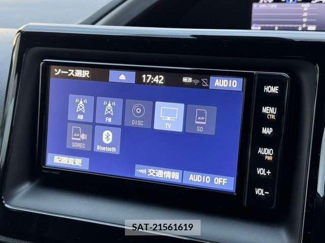 Toyota VOXY 2018-11 230342-10