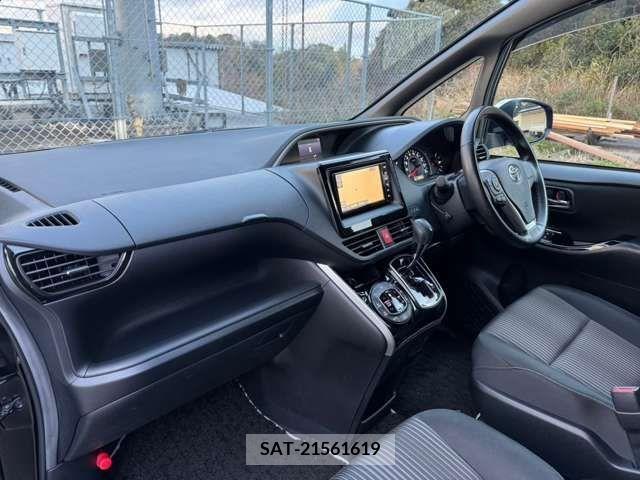 Toyota VOXY 2018-11 230342-5