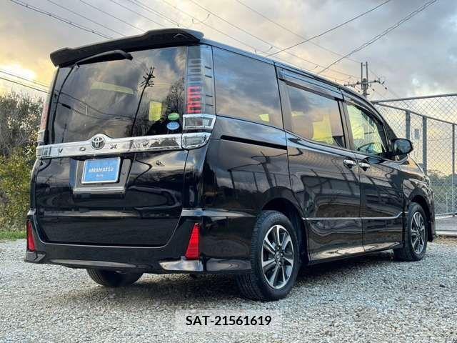 Toyota VOXY 2018-11 230342-4