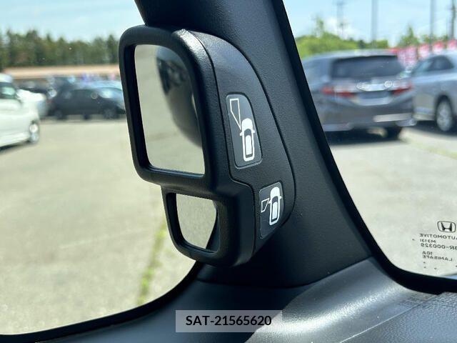 Honda N BOX CUSTOM 2020-02 307108-17