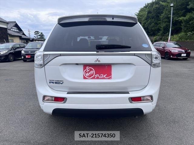 Mitsubishi OUTLANDER PHEV 2015-01 303544-17