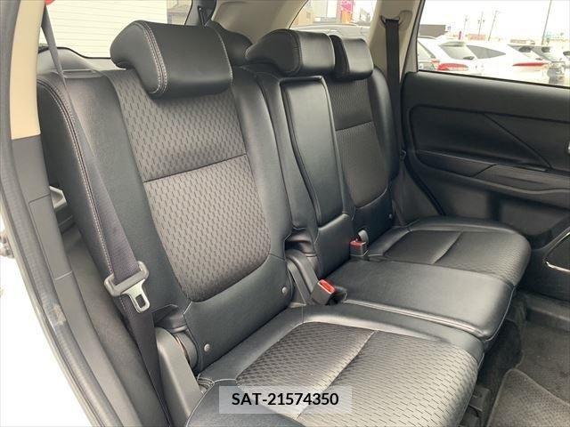 Mitsubishi OUTLANDER PHEV 2015-01 303544-8