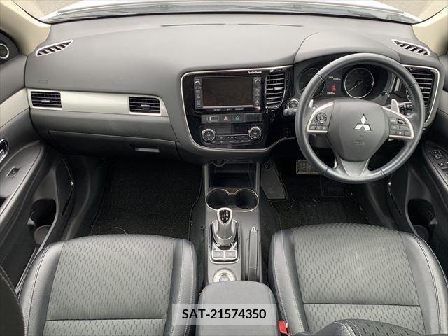 Mitsubishi OUTLANDER PHEV 2015-01 303544-1