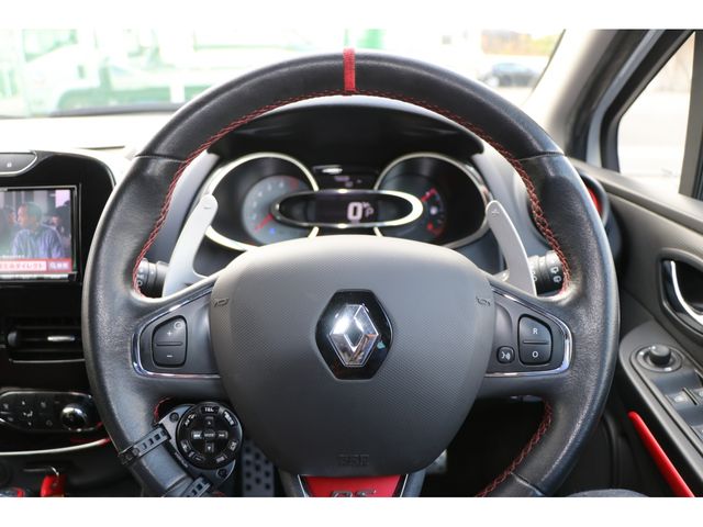 Renault LUTECIA 2015-05 196006-1