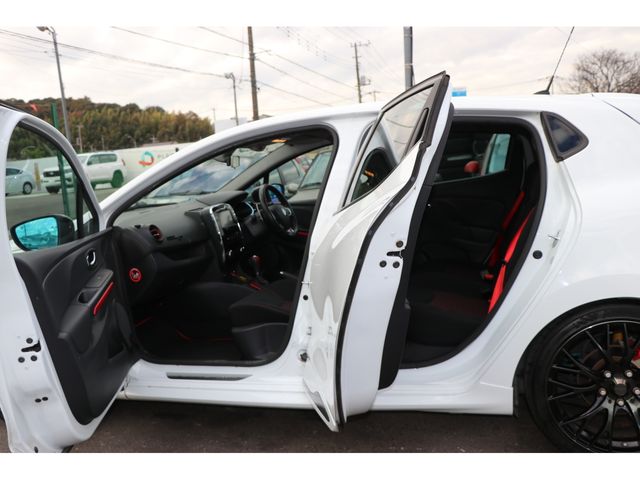 Renault LUTECIA 2015-05 196006-10