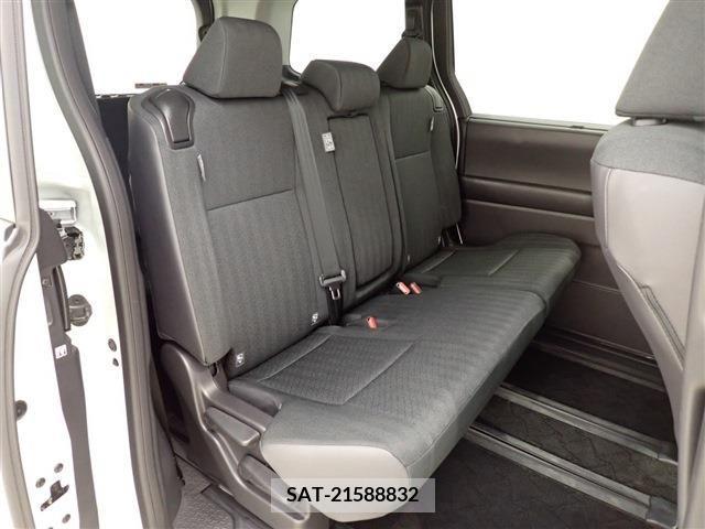 Toyota NOAH 2023-07 365134-29