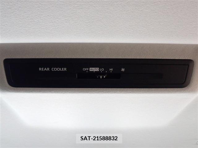 Toyota NOAH 2023-07 365134-28