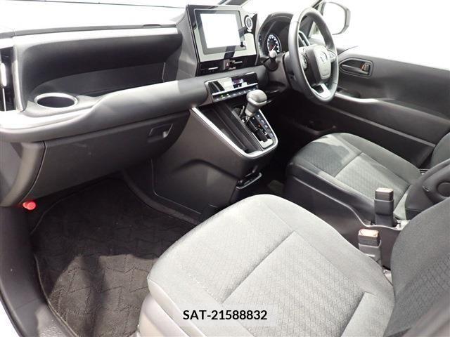 Toyota NOAH 2023-07 365134-27