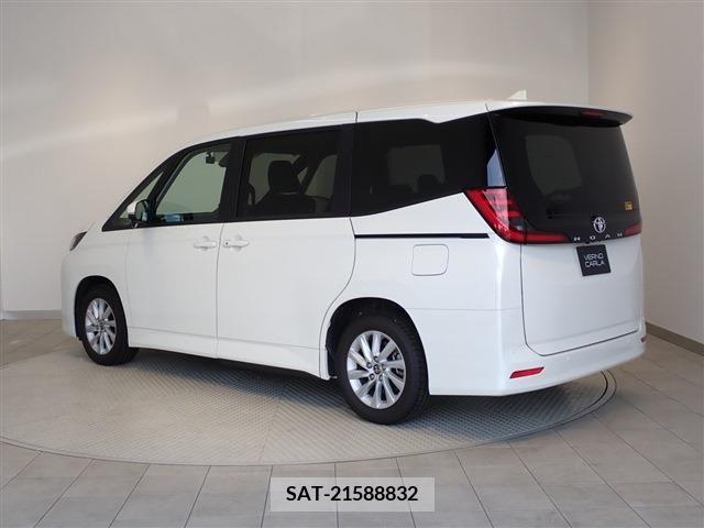 Toyota NOAH 2023-07 365134-6
