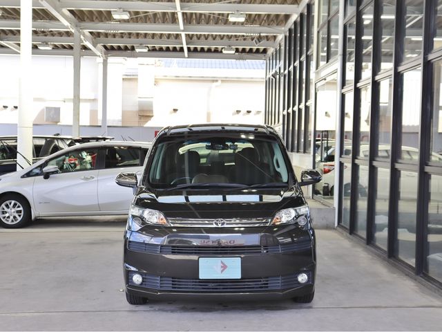 Toyota SPADE 2017-01 21137-1
