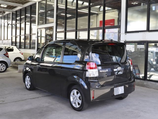 Toyota SPADE 2017-01 21137-4